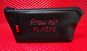 Kosmetiktasche Frau mit Klasse (1)